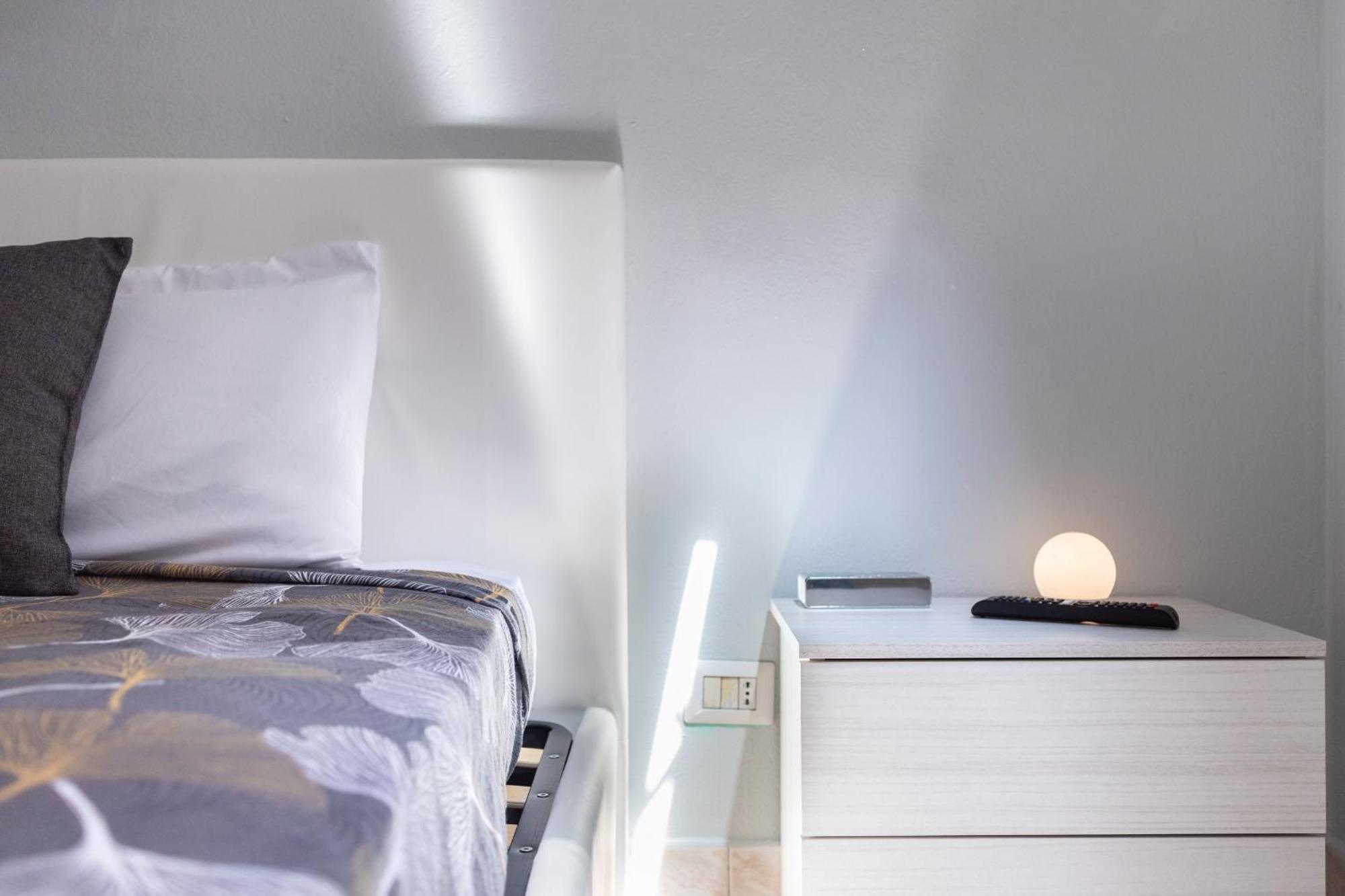Free Parking Tiny House Wifi Netflix 15 Minuti Dal Duomo Milão Exterior foto